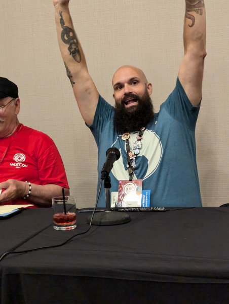 Thom winning the Heroes of the Horn IRL panel.jpg